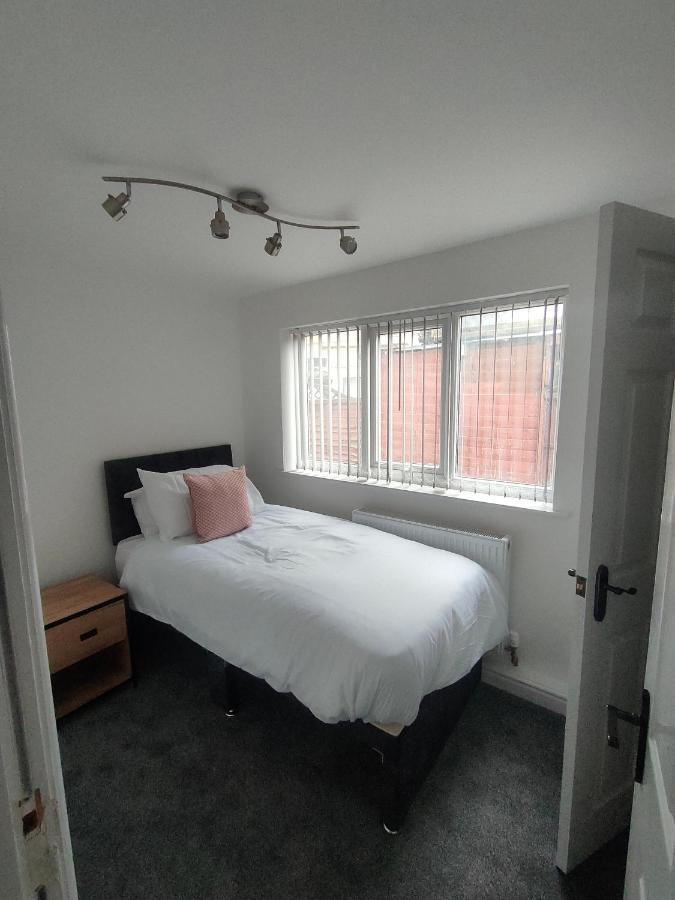 Lovely Refurbished Apartments, Morecambe Promenade מראה חיצוני תמונה