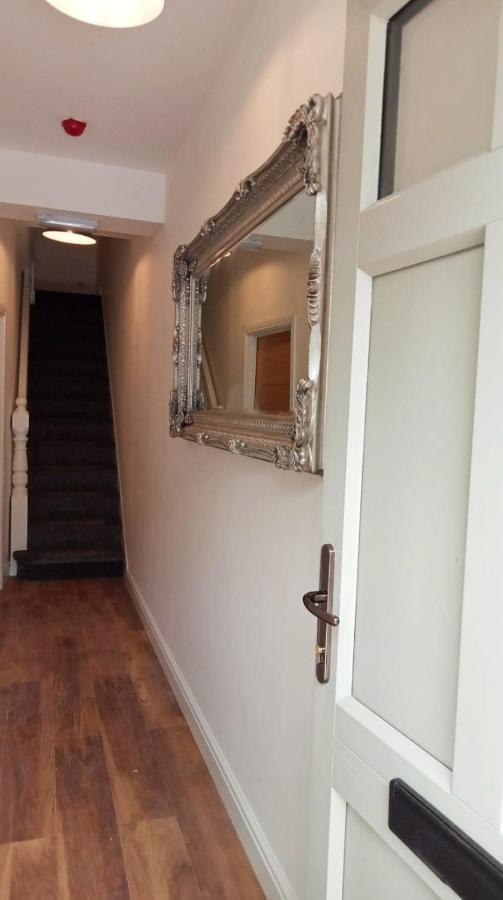 Lovely Refurbished Apartments, Morecambe Promenade מראה חיצוני תמונה