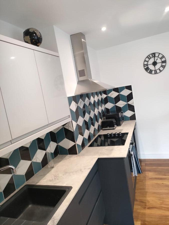 Lovely Refurbished Apartments, Morecambe Promenade מראה חיצוני תמונה