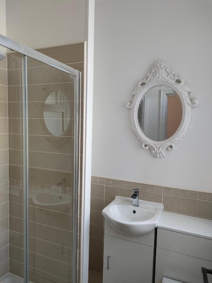 Lovely Refurbished Apartments, Morecambe Promenade מראה חיצוני תמונה